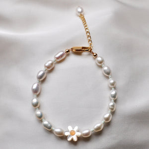 Daisy Pearl Bracelet