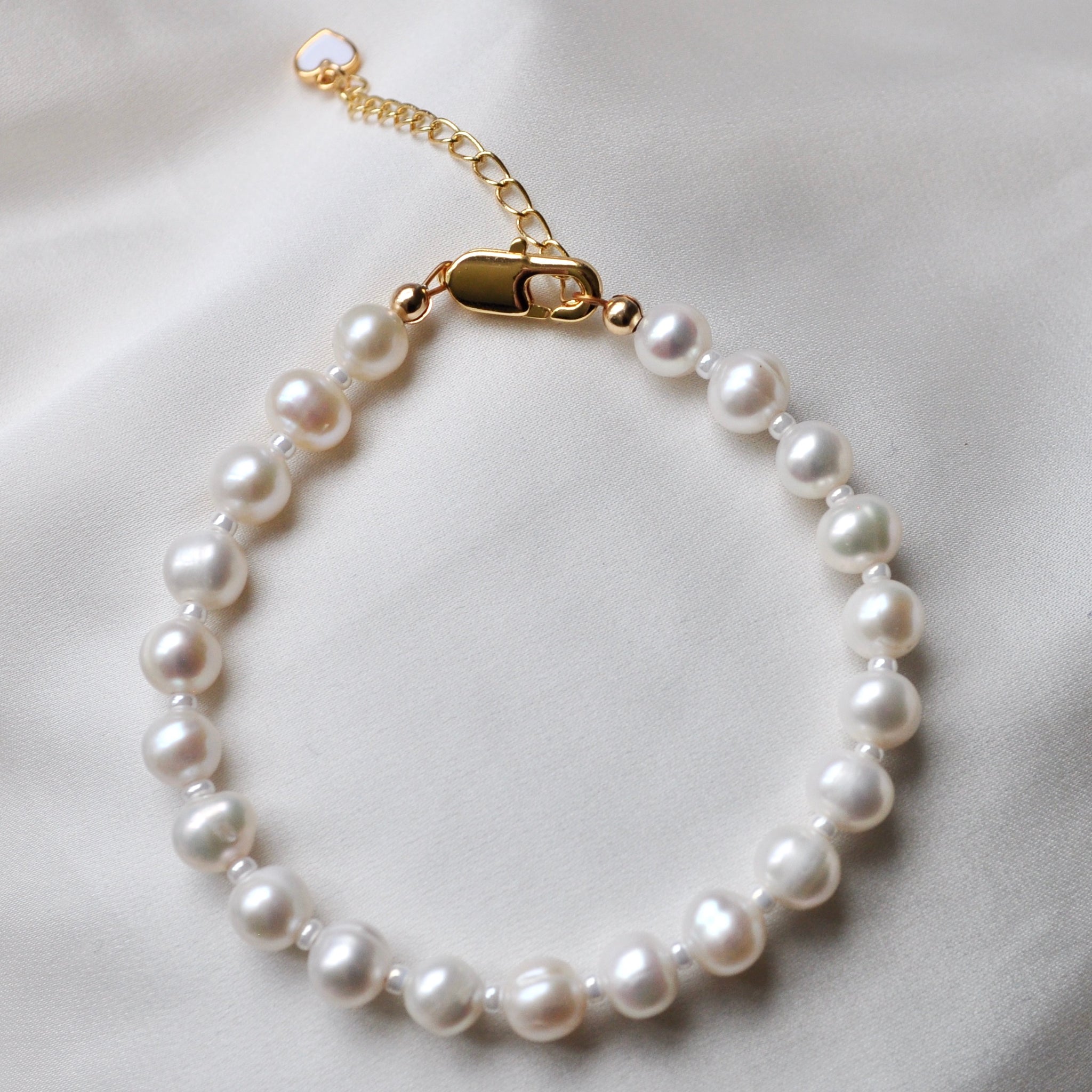 White Heart Pearl Bracelet