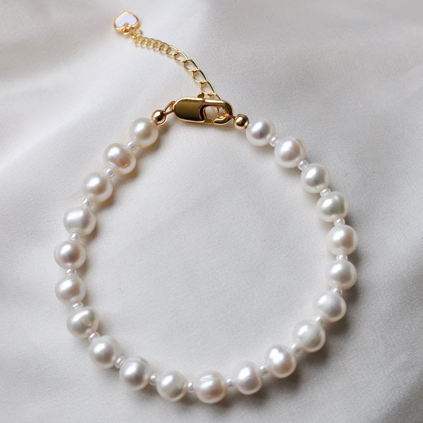 White Heart Pearl Bracelet