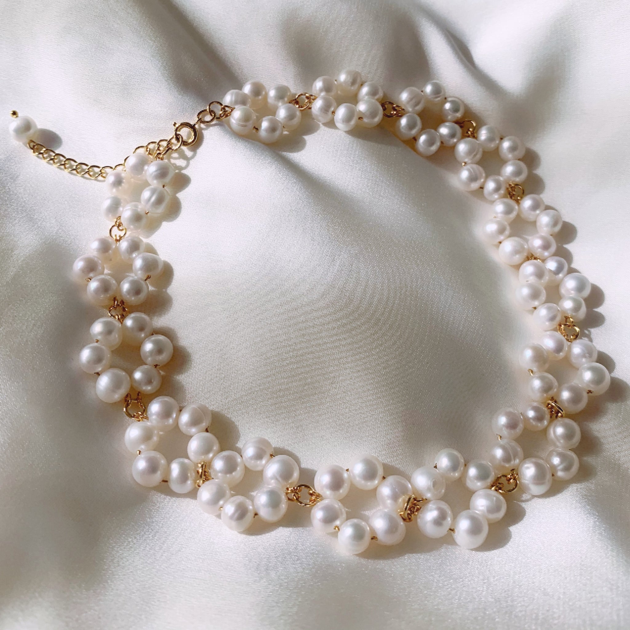 Daisy Chain Pearl Necklace