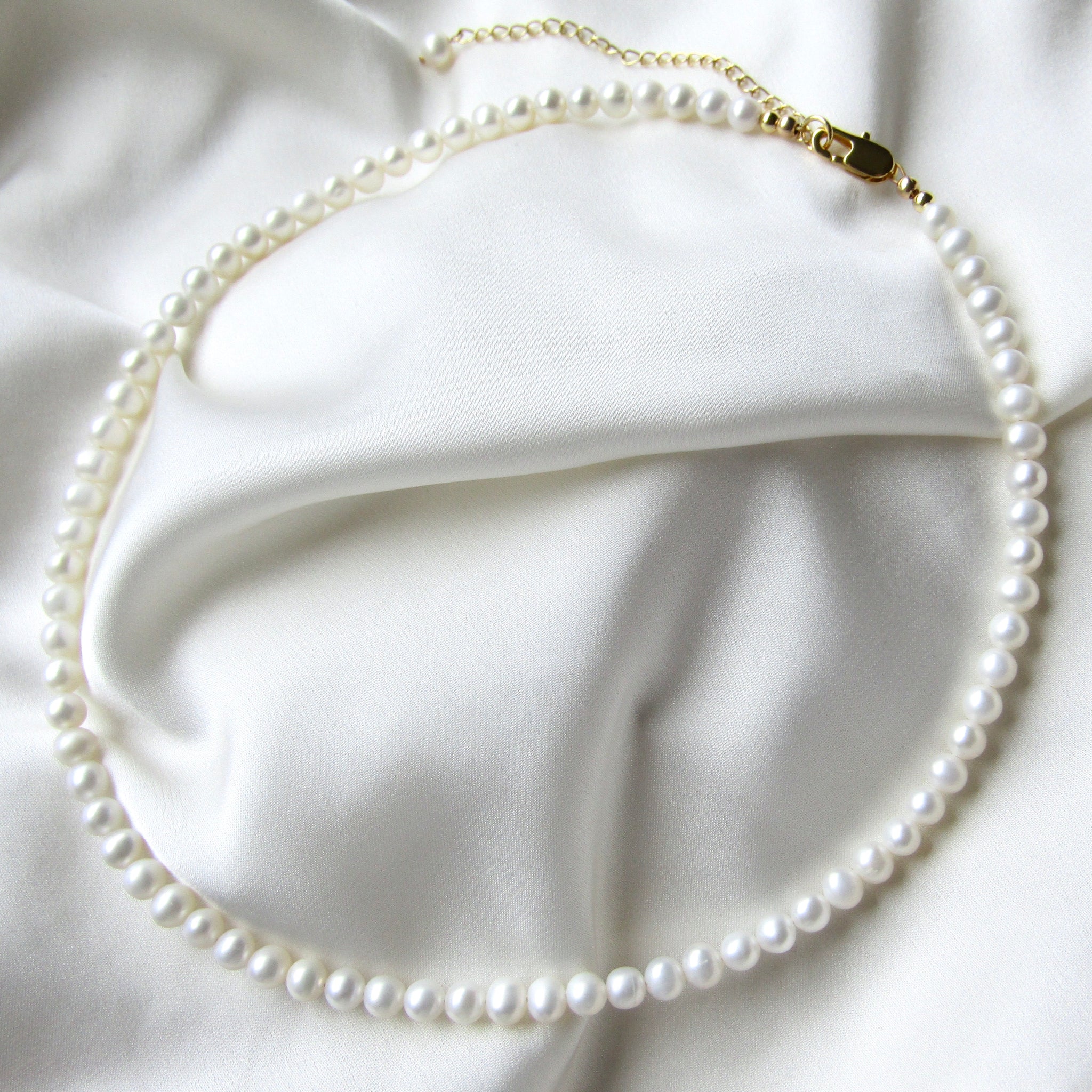 Daphne Pearl Necklace