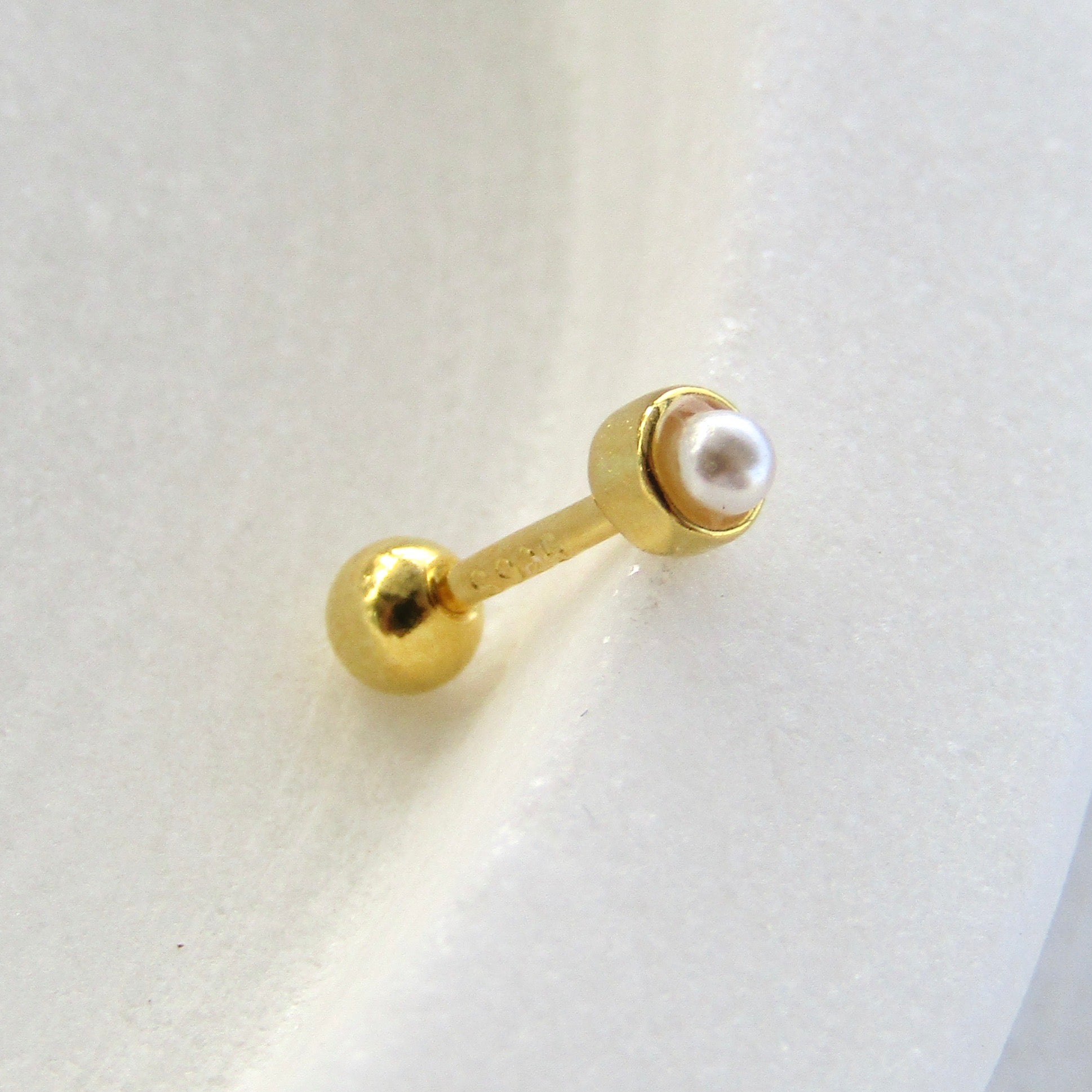 Gold Eva Pearl Cartilage Earring