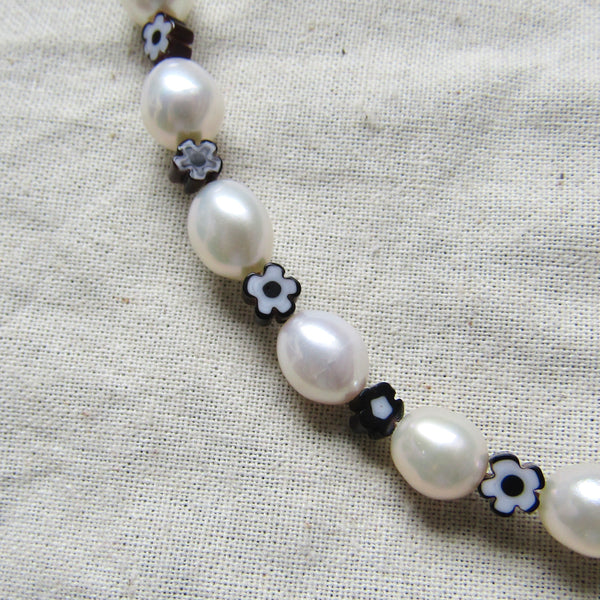 Black Blooms Pearl Necklace