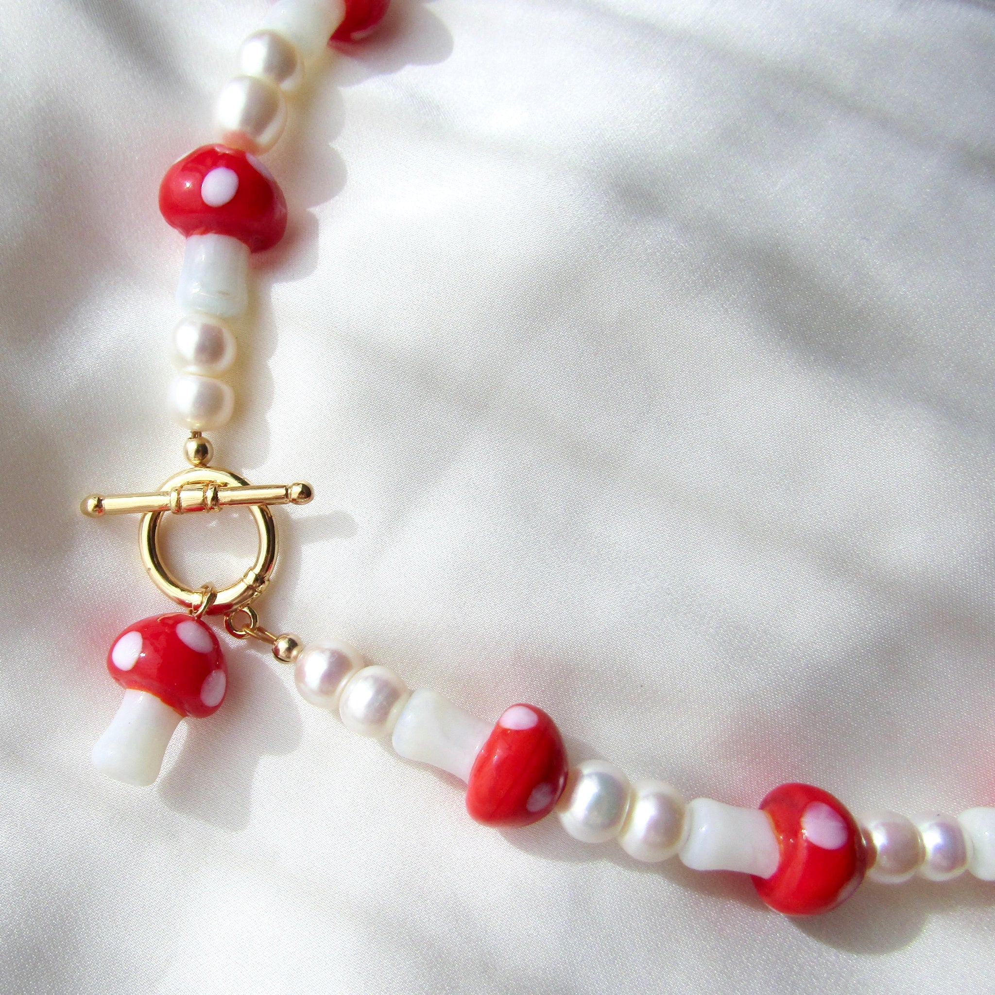 Strawberry pearl deals necklace