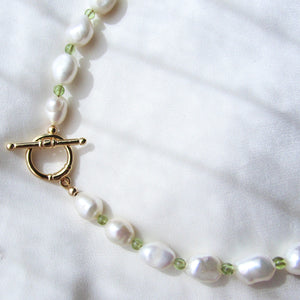 Peridot Pearl Necklace