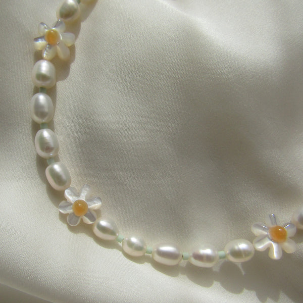 Daisy Pearl Necklace