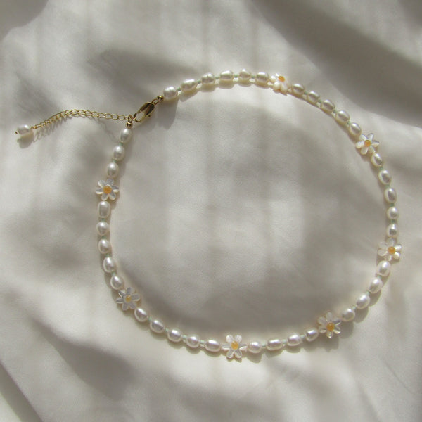 Daisy Pearl Necklace