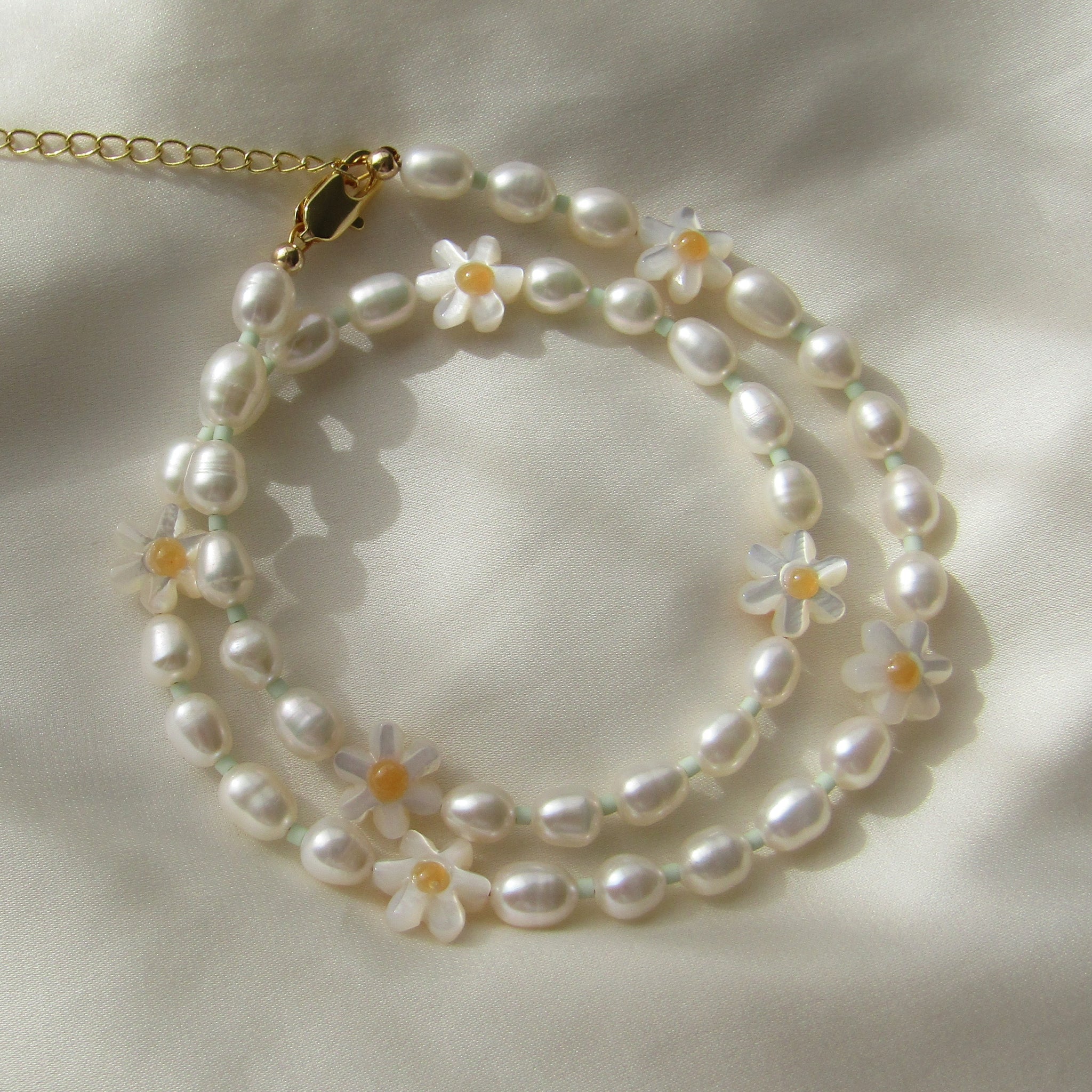 Daisy Pearl Necklace