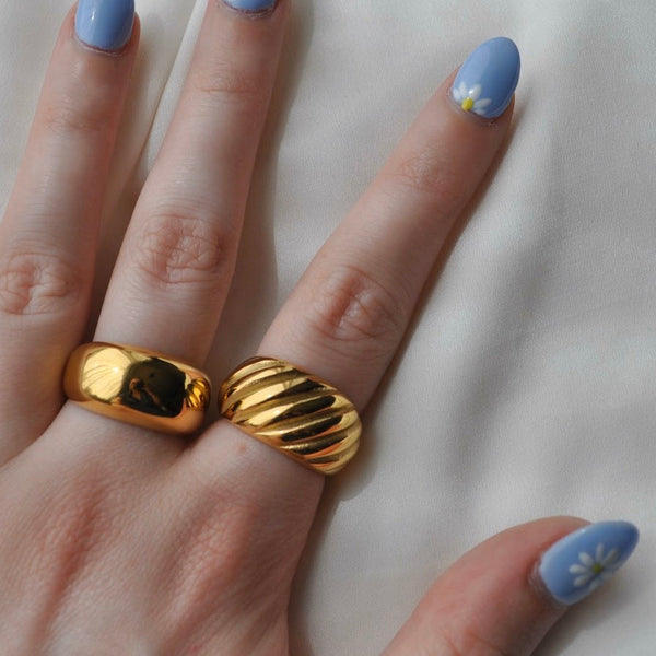 Gold Twirl Ring