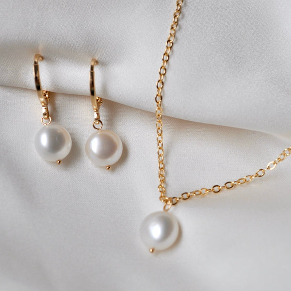 Gold Button Pearl Necklace