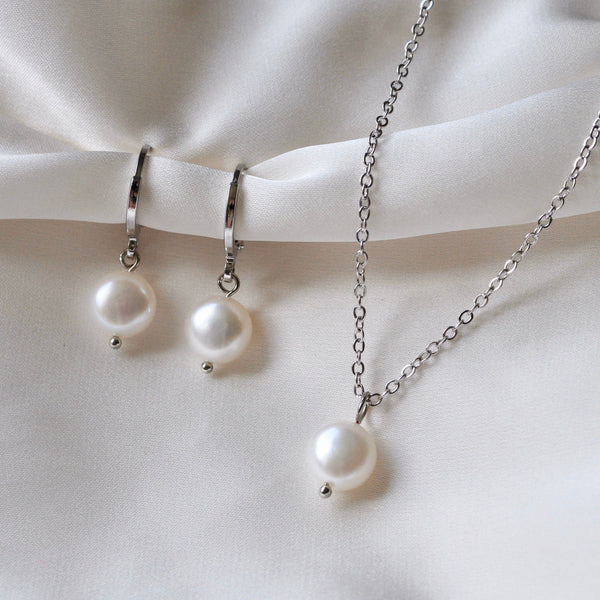 Silver Pearl Pendant Necklace