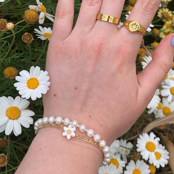 Daisy Figaro Chain Bracelet