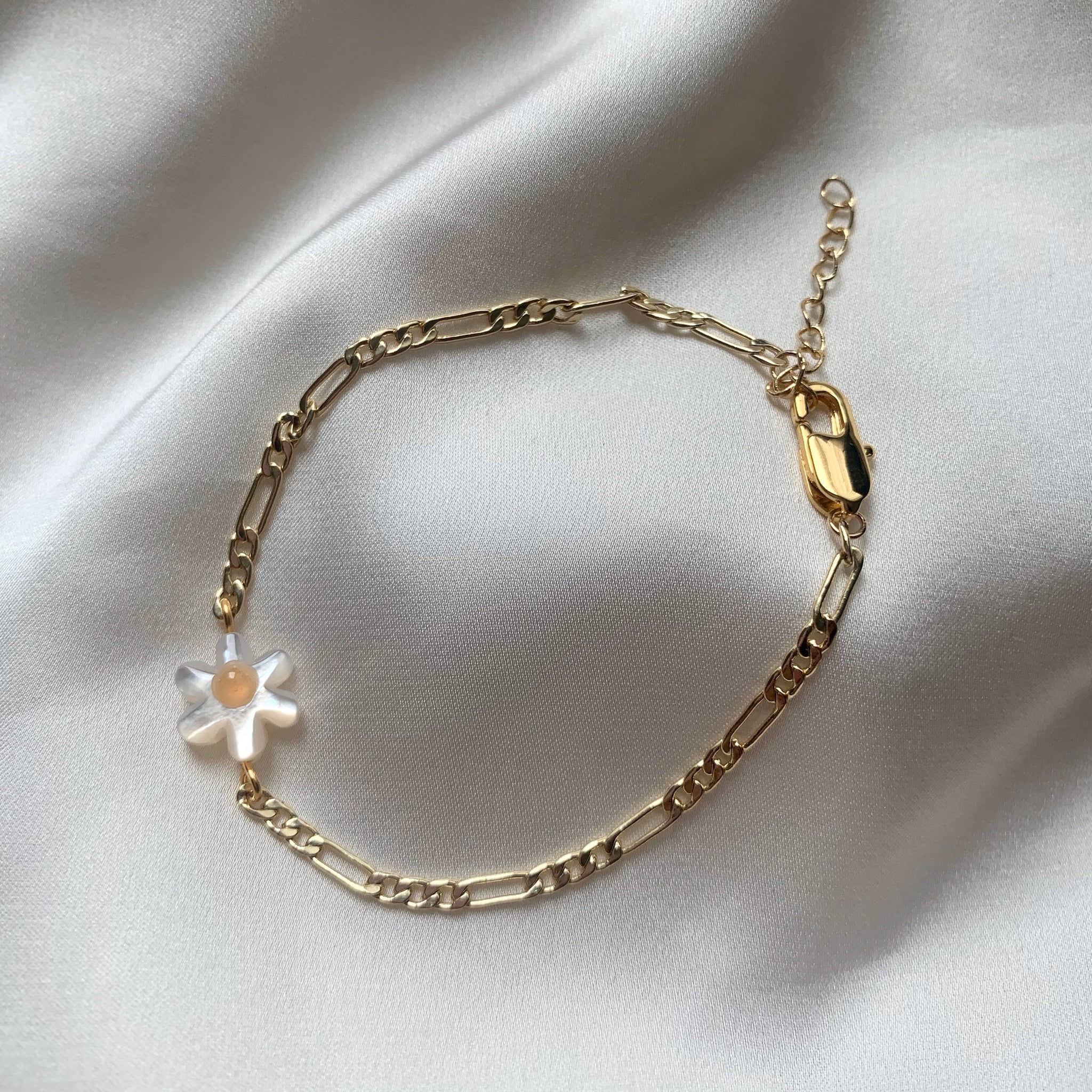 Daisy Figaro Chain Bracelet