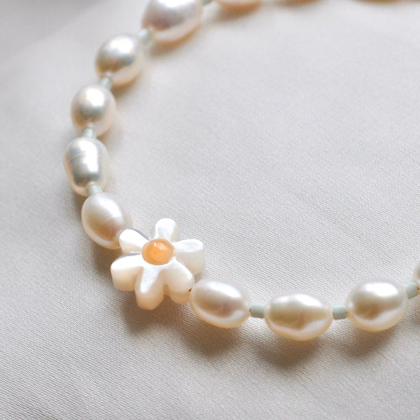 Daisy Pearl Bracelet